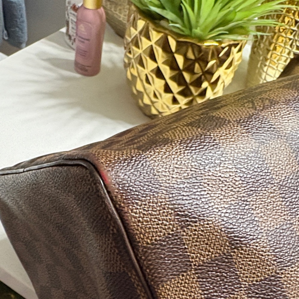 Louis Vuitton Speedy 30 Bandouliere
Damier Ebene plus wallet - Picture 9 of 17